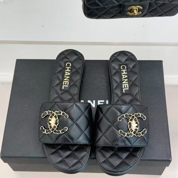 Chanel Slides - Picture 2 of 7